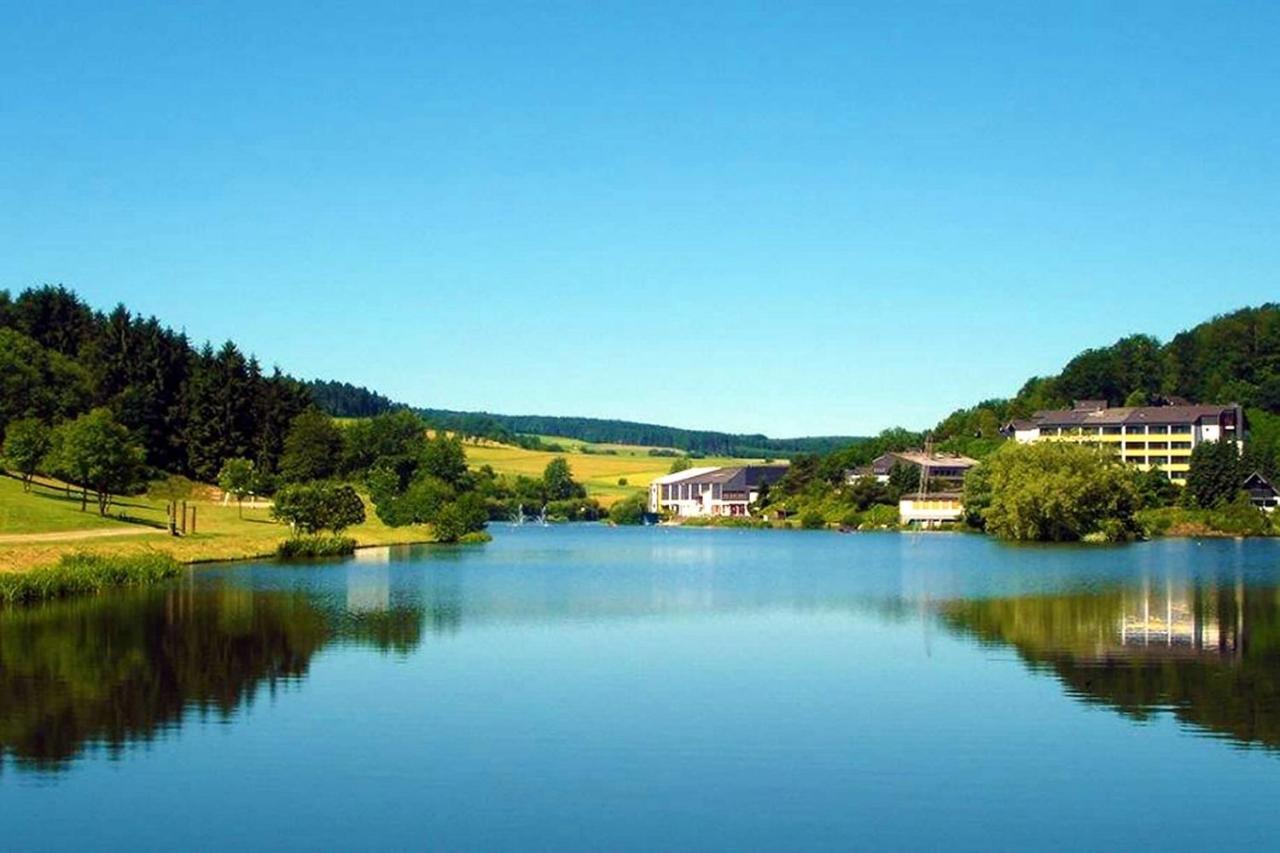 Seepark Kirchheim Ferienhaus Bei Vera Mit Sauna Exterior photo